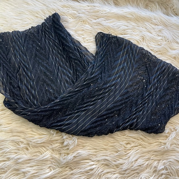 Metallic Sparkle eyelet infinity scarf - Picture 3 of 8